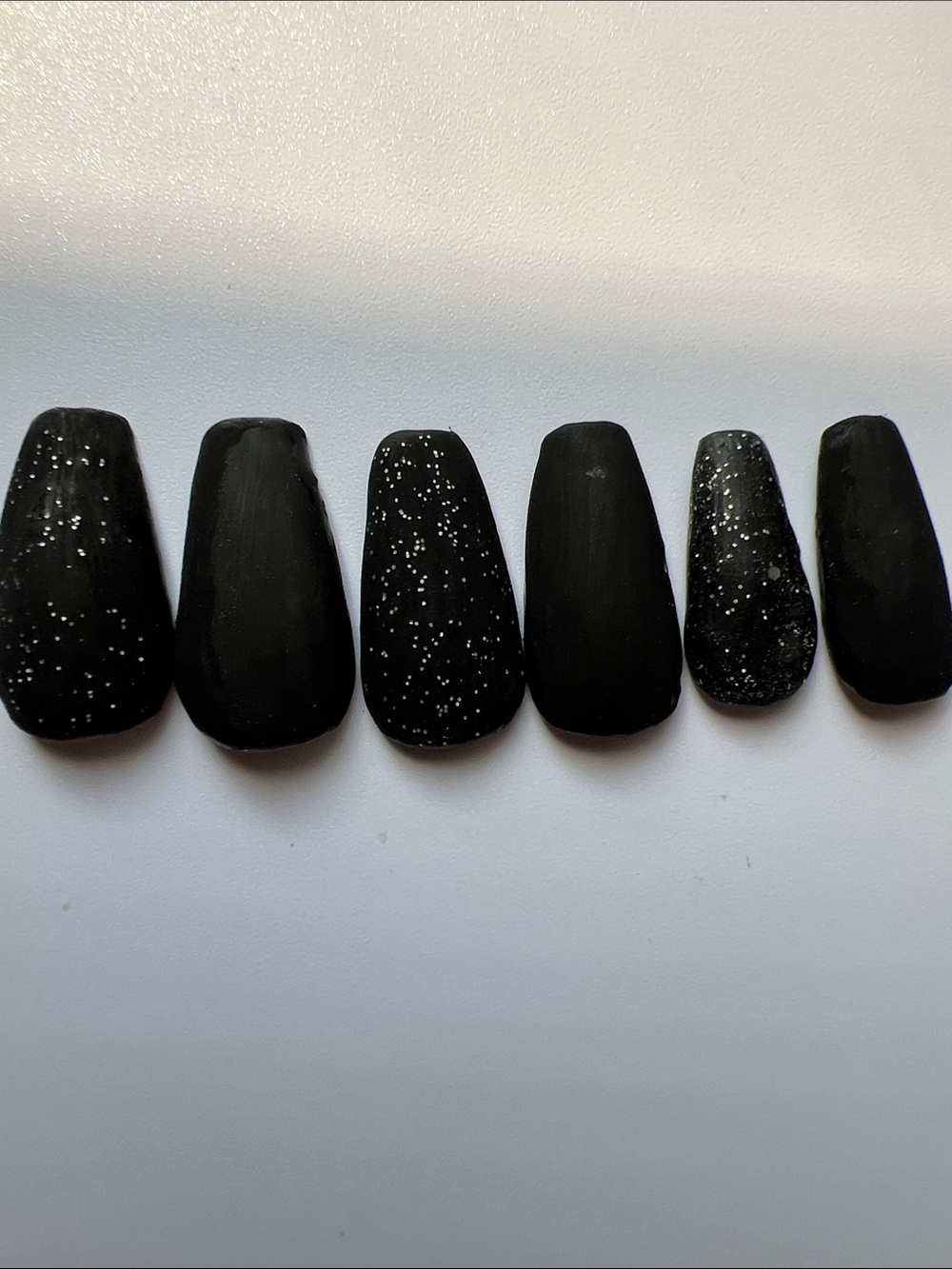 Coffin Matte Black Sparkle Press-On Nails - Women's Salon Set